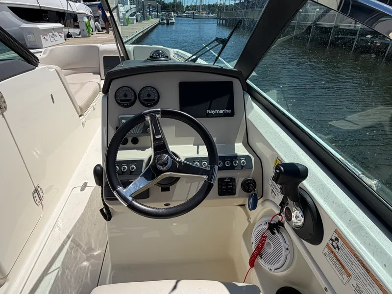 Slide: The Image of Boston Whaler 230 VANTAGE 2017 - 19