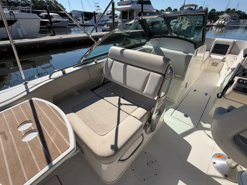 Slide: The Image of Boston Whaler 230 VANTAGE 2017 - 54