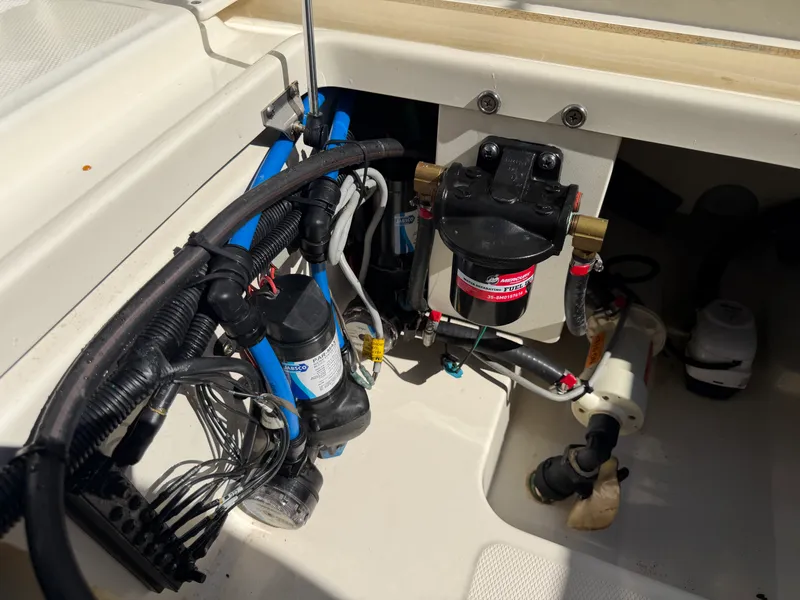 Slide: The Image of Boston Whaler 230 VANTAGE 2017 - 56