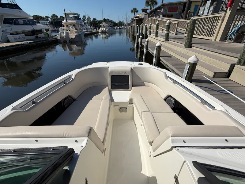Slide: The Image of Boston Whaler 230 VANTAGE 2017 - 20