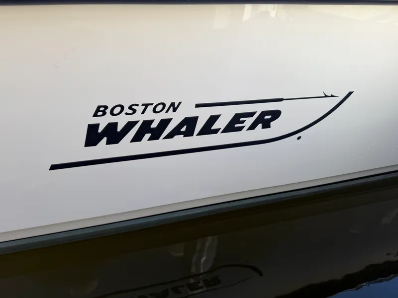 Slide: The Image of Boston Whaler 230 VANTAGE 2017 - 59