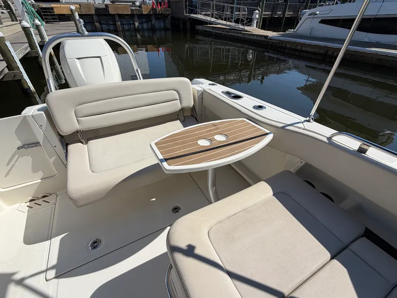 Slide: The Image of Boston Whaler 230 VANTAGE 2017 - 53