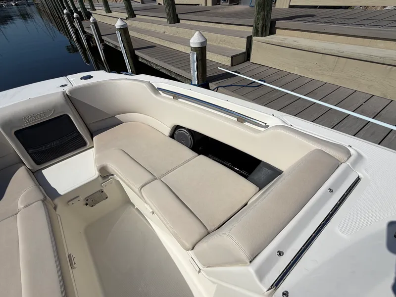 Slide: The Image of Boston Whaler 230 VANTAGE 2017 - 22