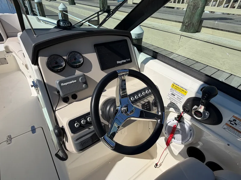 Slide: The Image of Boston Whaler 230 VANTAGE 2017 - 64