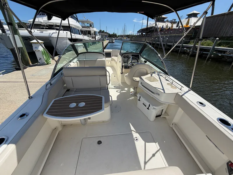 Slide: The Image of Boston Whaler 230 VANTAGE 2017 - 14