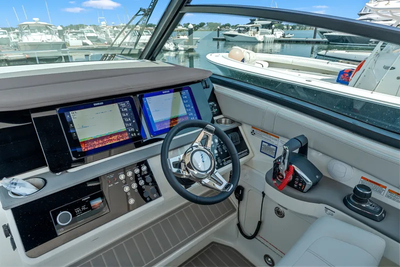 Slide: The Image of Sea Ray Sundancer 320 Outboard 2027 - 18
