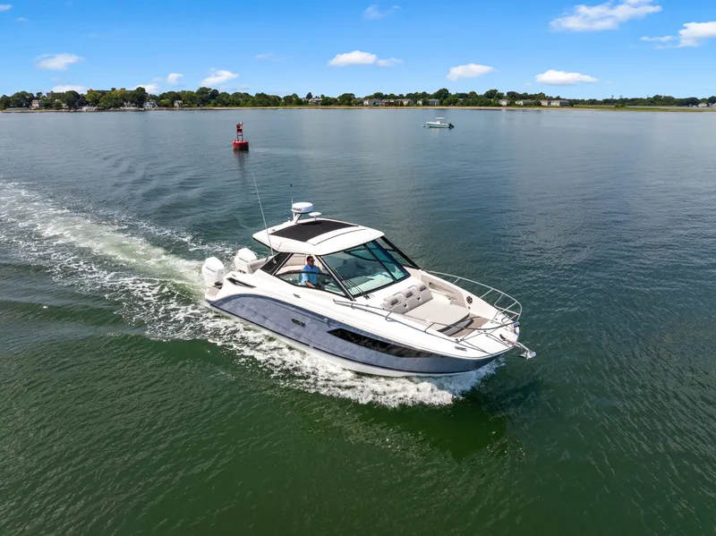 Slide: The Image of Sea Ray Sundancer 320 Outboard 2027 - 33