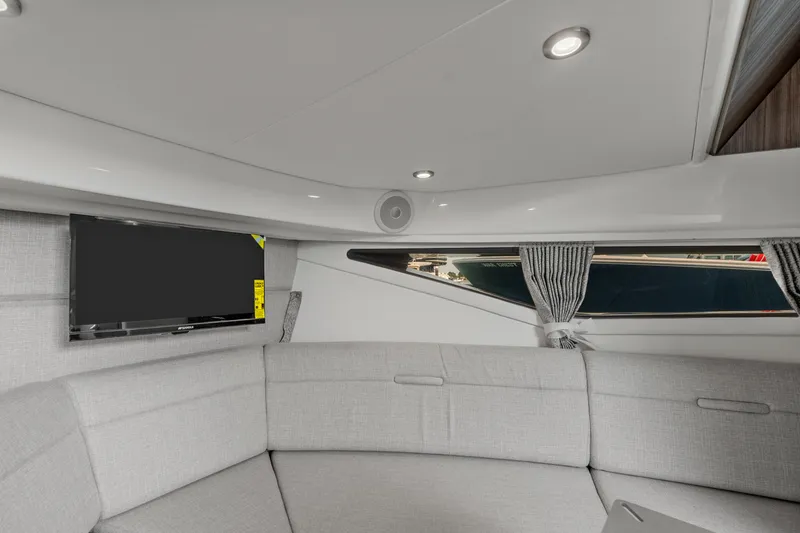 Slide: The Image of Sea Ray Sundancer 320 Outboard 2027 - 22