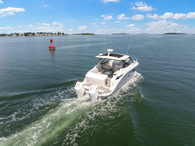 Slide: The Image of Sea Ray Sundancer 320 Outboard 2027 - 31