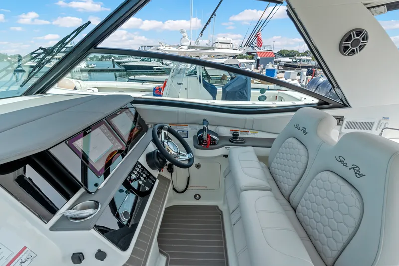 Slide: The Image of Sea Ray Sundancer 320 Outboard 2027 - 17