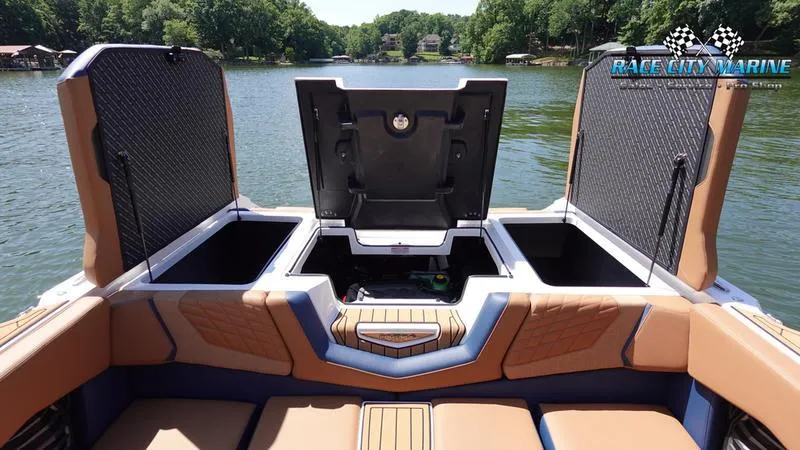 Slide: The Image of Nautique G25 - 13