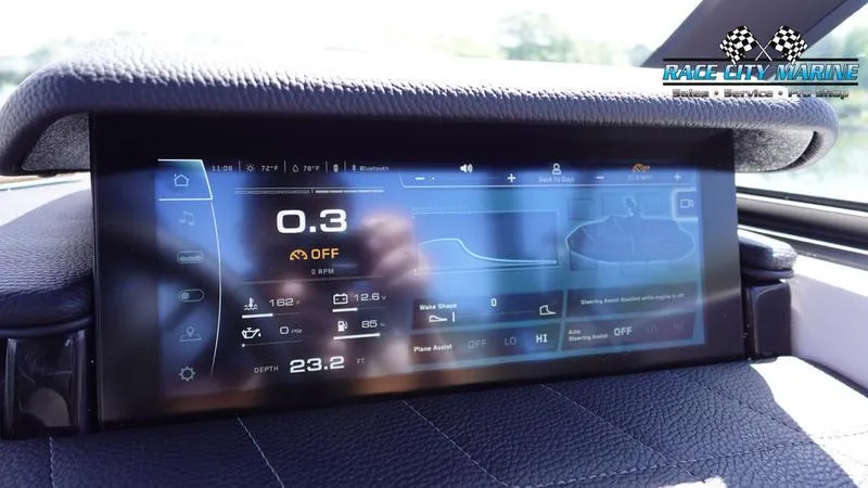 Slide: The Image of Nautique G25 - 21