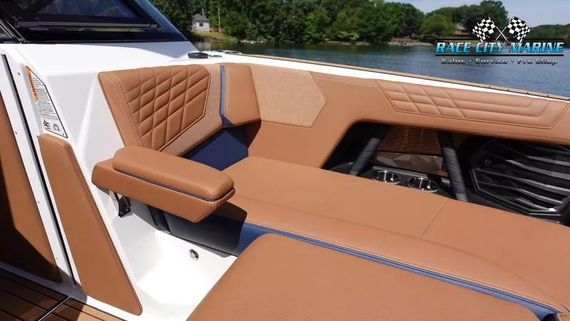 Slide: The Image of Nautique G25 - 31