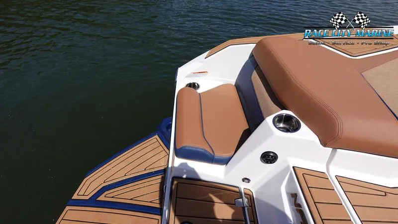 Slide: The Image of Nautique G25 - 38