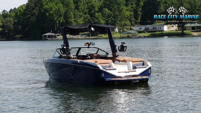 Slide: The Image of Nautique G25 - 4