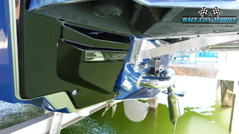 Slide: The Image of Nautique G25 - 40