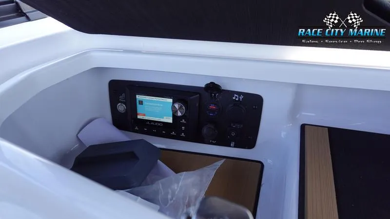 Slide: The Image of Nautique G25 - 45