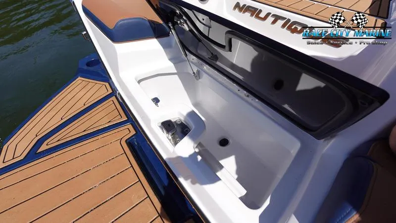 Slide: The Image of Nautique G25 - 46
