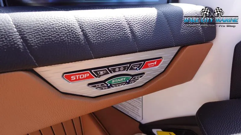 Slide: The Image of Nautique G25 - 48