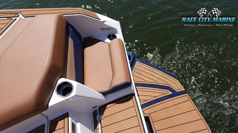 Slide: The Image of Nautique G25 - 49