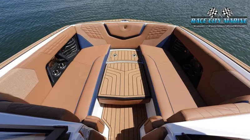 Slide: The Image of Nautique G25 - 51