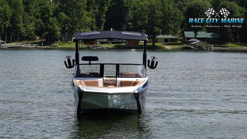 Slide: The Image of Nautique G25 - 6