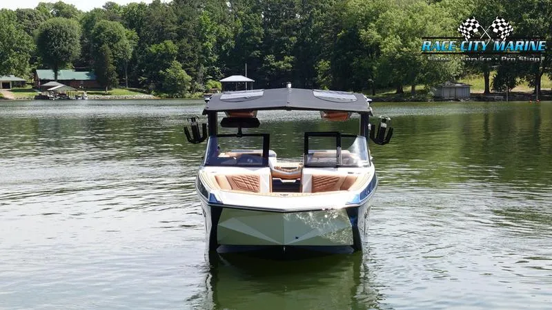 Slide: The Image of Nautique G25 - 9