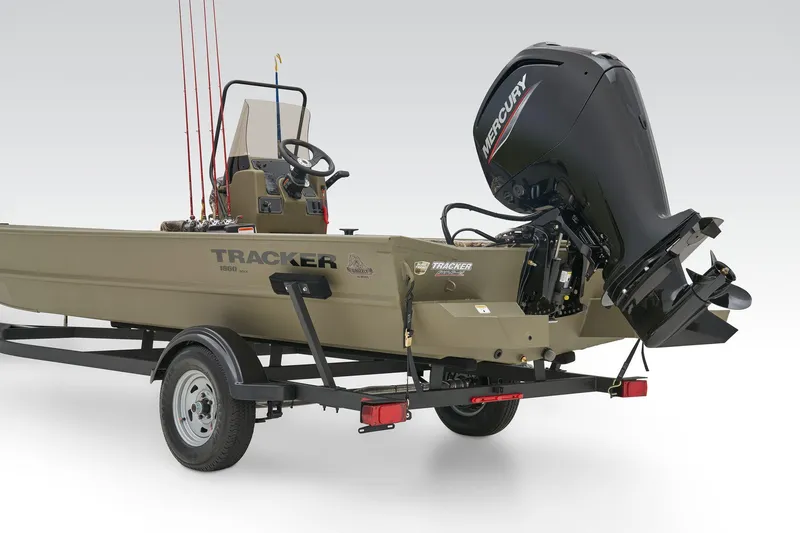 Slide: The Image of Tracker Grizzly 1860 CC 2024 - 27