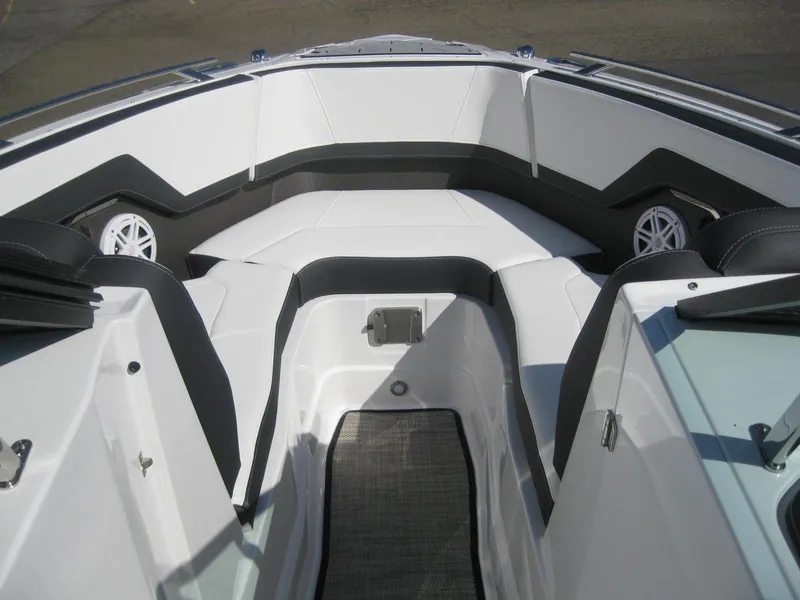 Slide: The Image of Interior of 2024 Monterey 258SS Super Sport boat. - 22