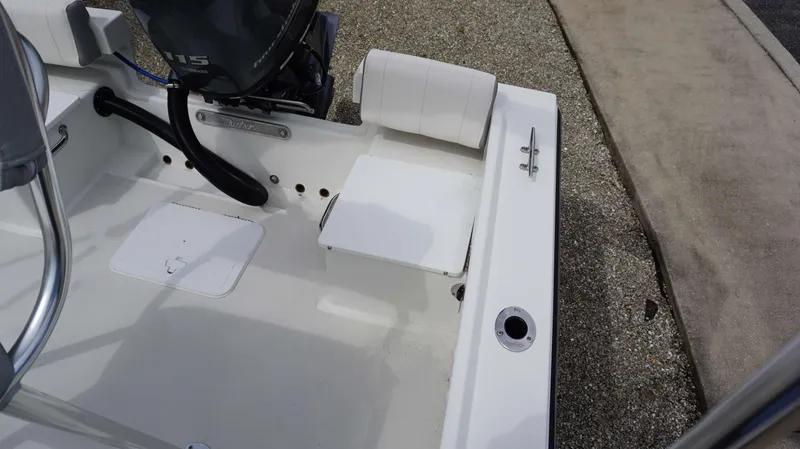 Slide: The Image of 2024 Parker 1801 CS boat stern with Yamaha 115 outboard motor. - 16