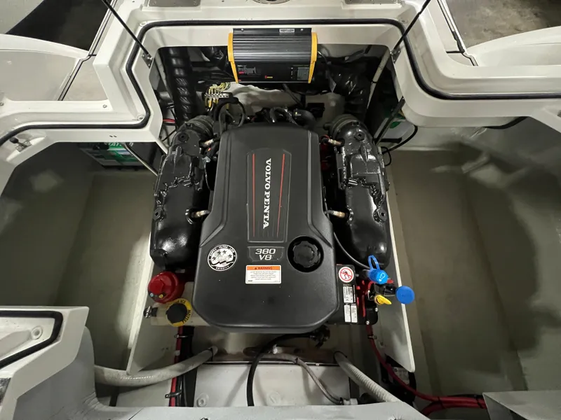 Slide: The Image of Volvo Penta 380 V8 engine in 2018 Cobalt R5 boat, detailed view. - 19