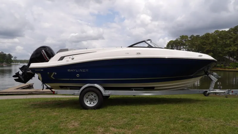 Slide: The Image of Bayliner VR5OB 2024 - 1