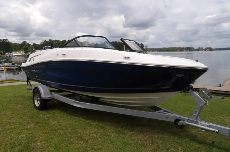 Slide: The Image of Bayliner VR5OB 2024 - 2