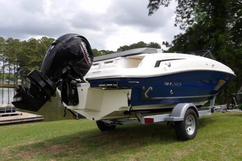 Slide: The Image of Bayliner VR5OB 2024 - 3