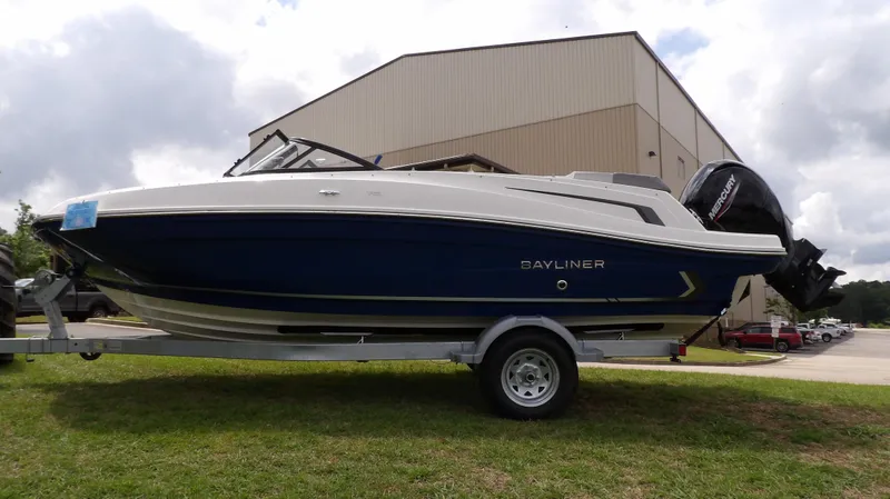 Slide: The Image of Bayliner VR5OB 2024 - 4