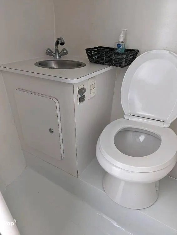 Slide: The Image of 1985 Wellcraft Excalibur Eagle for sale in Severna Park, MD - 19