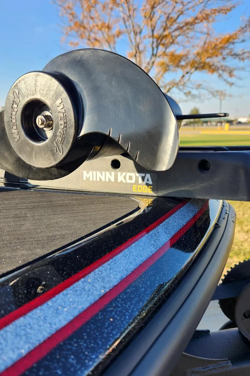 Slide: The Image of Close-up of Minn Kota Edge trolling motor on 2024 Nitro Z17 boat. - 7