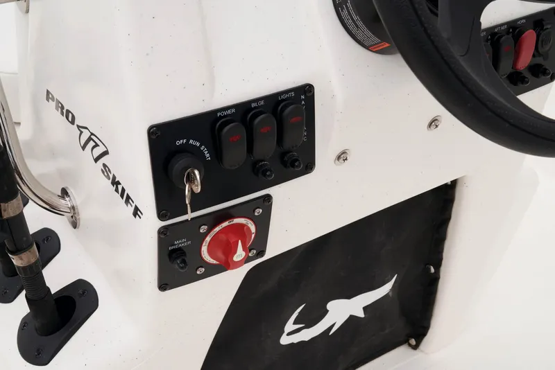 Slide: The Image of Mako Pro Skiff 17 CC - 12