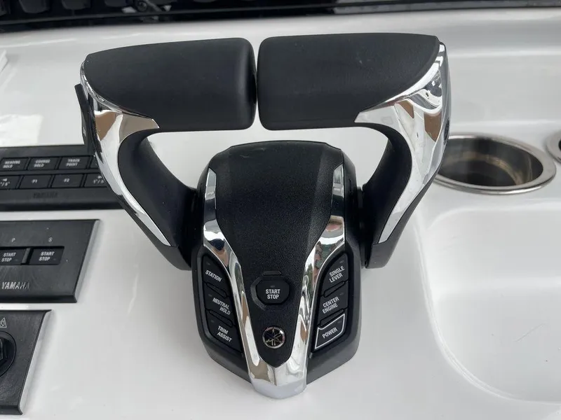 Slide: The Image of 2024 Sea Hunt Gamefish 27 FS boat throttle control system. - 11