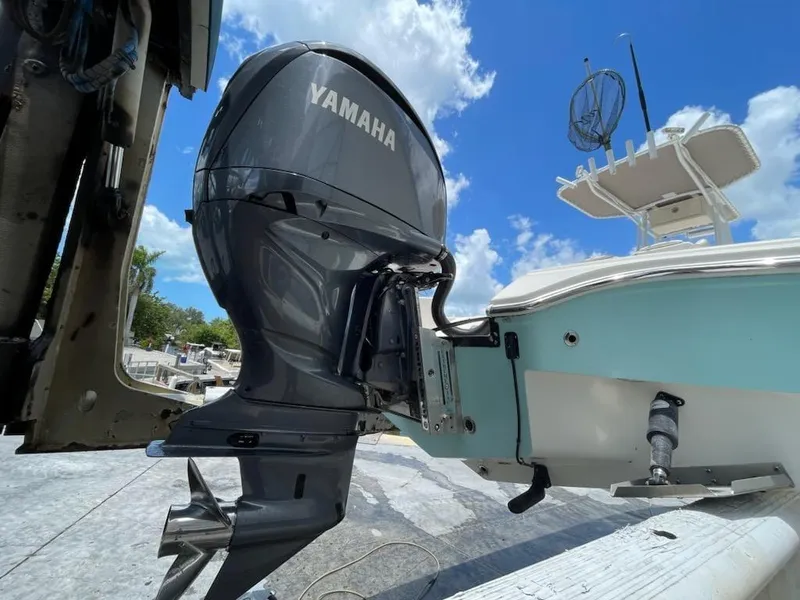 Slide: The Image of 2014 Pathfinder 2600 HPS boat with Yamaha outboard motor. - 16