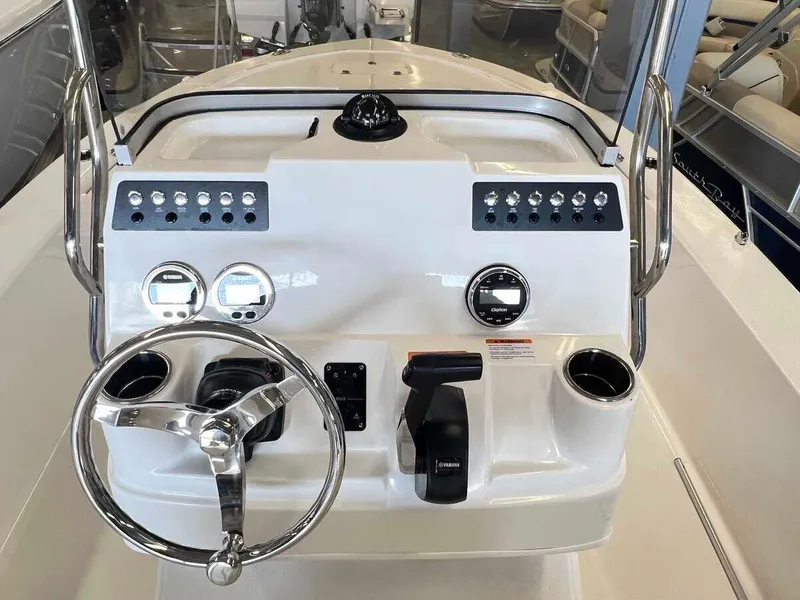 Slide: The Image of Robalo R206 CENTER CONSOLE 2024 - 12
