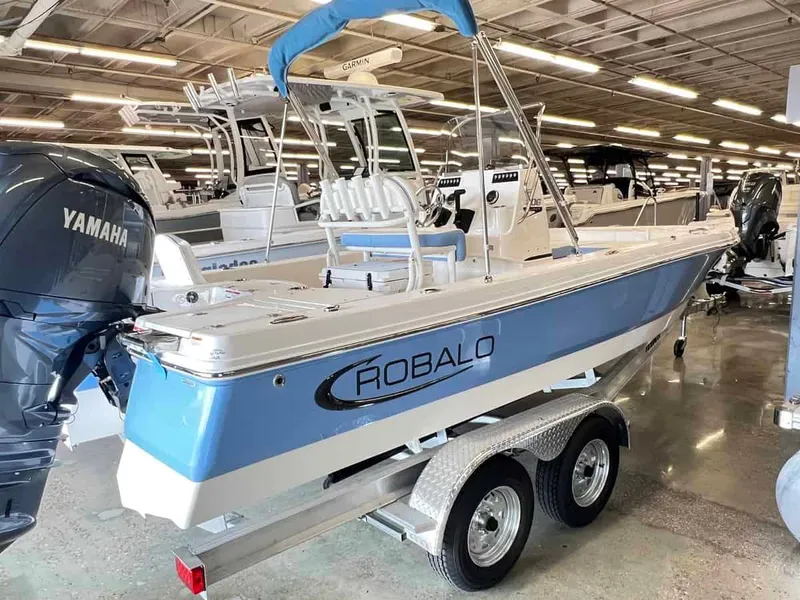 Slide: The Image of Robalo R206 CENTER CONSOLE 2024 - 13