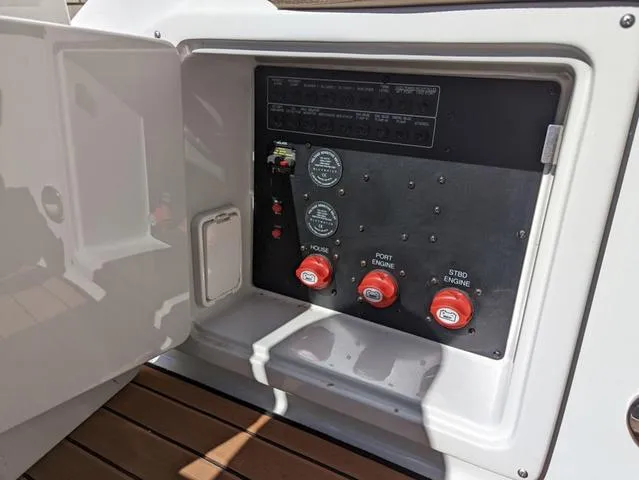 Slide: The Image of Crownline Boats 350 SY 2023 - 21