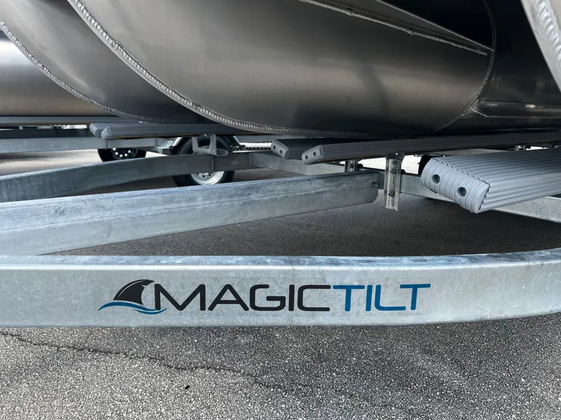 Slide: The Image of 2024 Bentley Pontoons Fish 20 on Magic Tilt trailer. - 11
