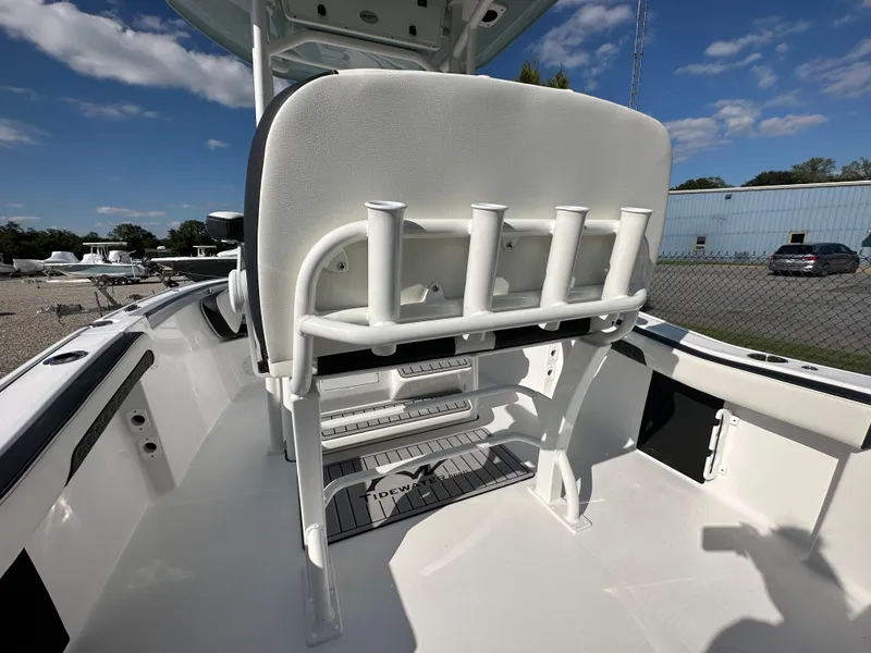 Slide: The Image of Tidewater 210 CC Adventure 2025 - 53