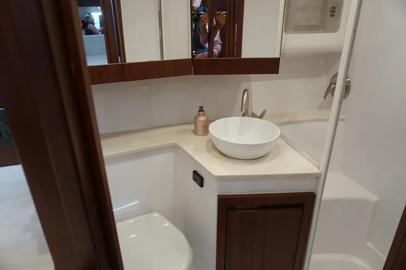 Slide: The Image of Luxurious bathroom in Jupiter 41 SB boat, 2021 model. - 31