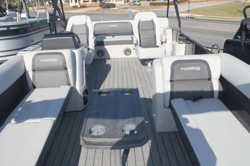 Slide: The Image of Harris Cruiser 250 2024 - 13