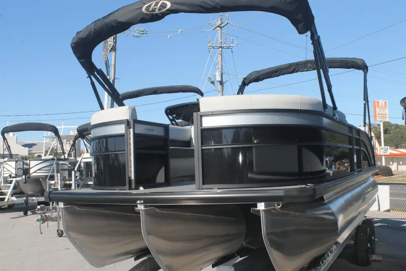 Slide: The Image of Harris Cruiser 250 2024 - 3