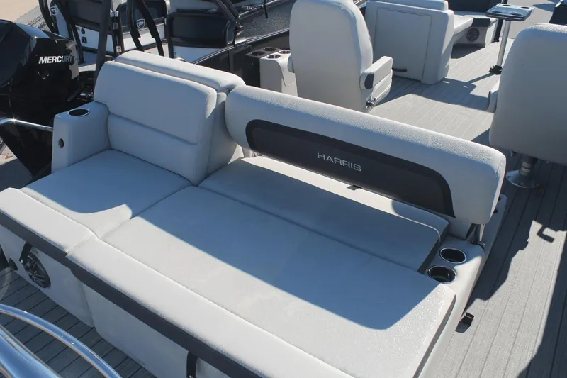 Slide: The Image of Harris Cruiser 250 2024 - 7