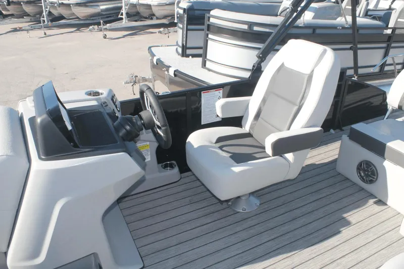 Slide: The Image of Harris Cruiser 250 2024 - 9